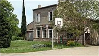 Nous sommes dans le Lauragais, à Pécharic-et-le-Py. Petit village de 28 habitants, dans l'arrondissement de Carcassonne, il se situe dans le département ...