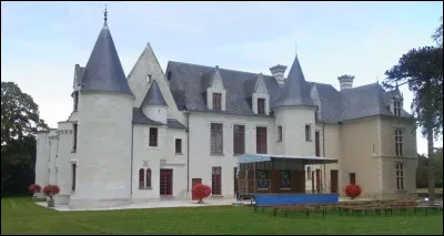 Quel est ce monument situé à Tours ?