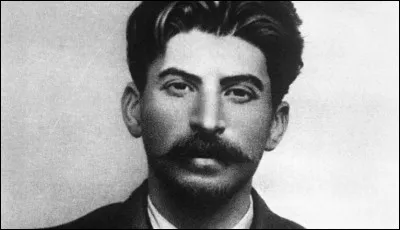 Qui est ce jeune homme plutôt costaud ?