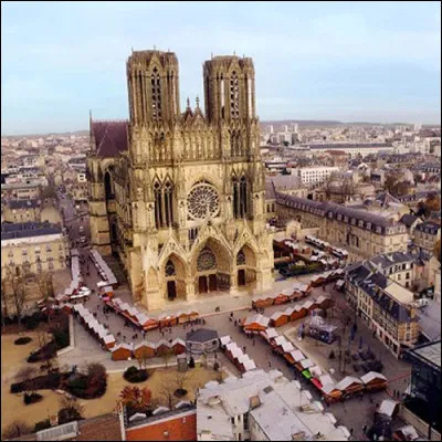 Histoire : Dans quelle ville de la r&eacute;gion Grand Est les rois de France &eacute;taient-ils couronn&eacute;s ?