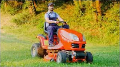 Une grande surface à tondre ? Il n'y a pas plus confortable que cet engin !