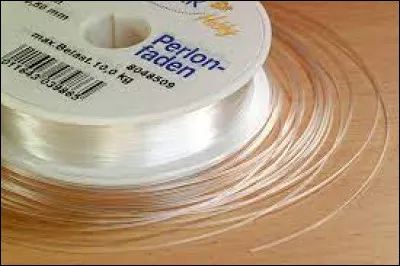 C'est le petit fil que l'on met sur les débroussailleuses !