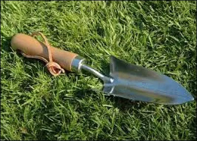 Utile pour effectuer des petites plantations.