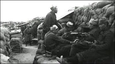 Comment étaient surnommés les soldats défigurés par leurs blessures de guerre ?