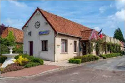 Commune des Hauts-de-France incluse dans le parc naturel régional des Caps et Marais d'Opale, dans l'aire d'attraction Audomaroise, Nielles-lès-Bléquin se situe dans le département ...