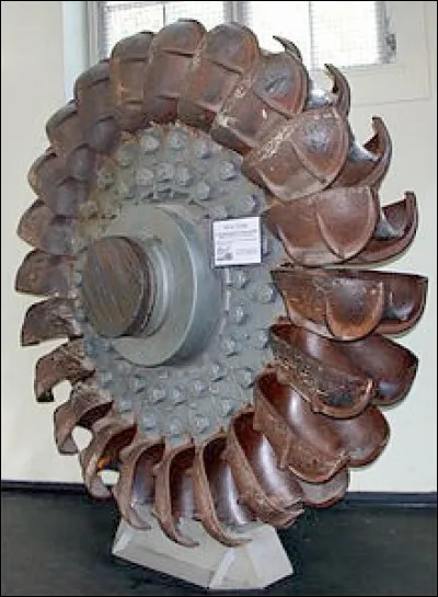 En 1879, cette turbine va accroitre le rendement des barrages. Qui est l'inventeur ?