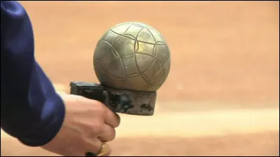 Quel sport est dit "sport-boules" ?