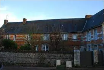 Je vous propose de rester en Normandie et de partir à la découverte du vieux château de Goderville. Ville de l'aire d'attraction Havraise, elle se situe dans le département ...