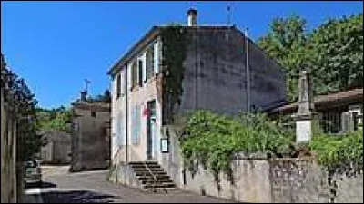 Petit village occitan de 58 habitants, Pomy se situe dans le département ...