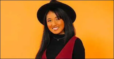 Quel âge a Anisha ?