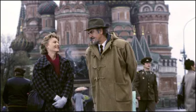 Un éditeur britannique (Sean Connery) qui participe régulièrement à des foires du livre à Moscou fait la connaissance de Dante (Klaus Maria Brandauer) : quel est ce film sorti en 1990 ?