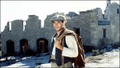 En 1896, en Haute-Provence, la famille Monge a été assassinée par trois inconnus en pleine nuit. Seul survivant, Séraphin Monge (Patrick Bruel) revient sur les lieux vingt-cinq ans plus tard : quel est ce film sorti en 1988 ?