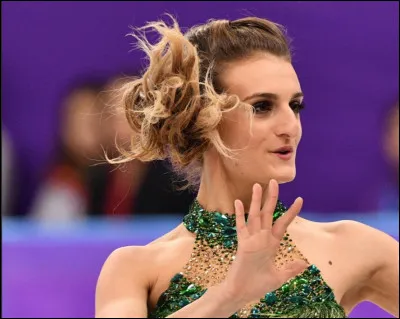 Son nom est Papadakis, quel est le prénom de cette patineuse de danse sur glace 7 Fois championne de France, 5 fois d'Europe, 5 fois du monde et en 2022 championne olympique ?