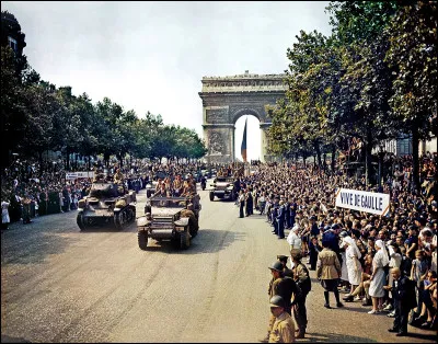 Histoire : Durant quel mois eut lieu la libération de Paris en 1944 ?
