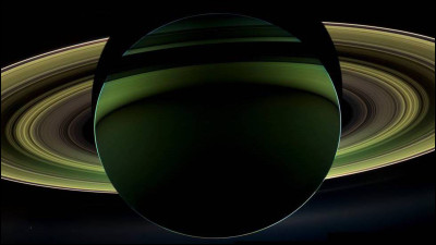 Saturne a une atmosphère.