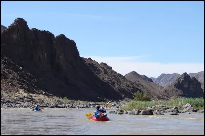 Quelle couleur donne son nom au plus long fleuve d'Afrique du Sud ?