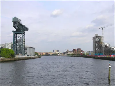 Quelle grande ville du Royaume-Uni la Clyde traverse-t-elle ?