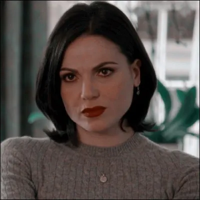 Quelle est la particularité de Regina Mills lors du début de la saison 1 ?
