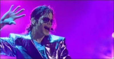 Cette photo montre Michael Jackson en train de rpter une chanson pour la tourne 'This Is It' ... mais en quelle anne est sortie cette chanson ?
