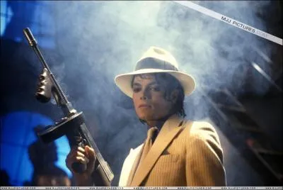 Quand est sorti le film 'Moonwalker' dans lequel on trouve le clip de Smooth Criminal ?