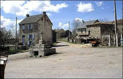 Petit village de l'arrondissement de Mende peuplé de 67 habitants, arrosé par la Truyère, Chaulhac se situe dans le département ...