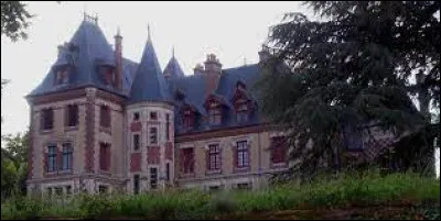 Je vous emmène en Normandie à la découverte du château de du Jarrier, à Courteilles. Commune de l'arrondissement de Bernay, elle se situe dans le département ...