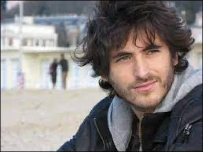 Qu'est-ce qui tourne selon une chanson de Mickaël Miro ?