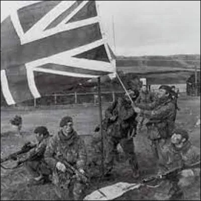 Qui occupe le 10 Downing Street pendant la guerre des Malouines ?