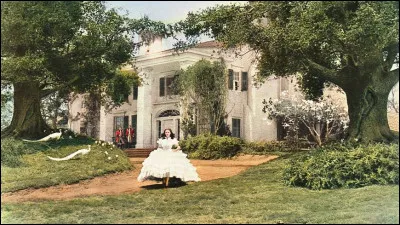 Cinéma : Dans le film "Autant en emporte le vent", comment s'appelle la propriété où vit Scarlett O'Hara ?