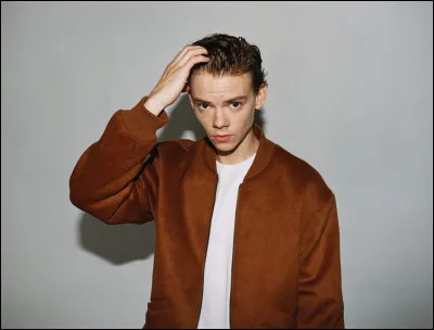 Lequel des Beatles a jou&eacute; dans Nowhere Boy ?