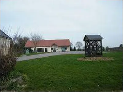 Village de l'arrondissement d'Abbeville, Mesnil-Domqueur se situe dans le département ...