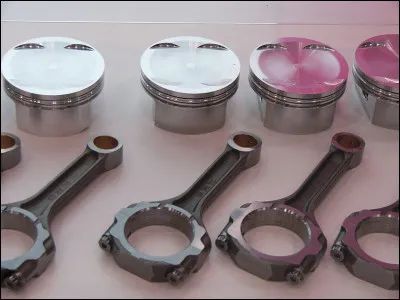 De quel pays le Dzerjinski, 345 m, est-il le point culminant ?