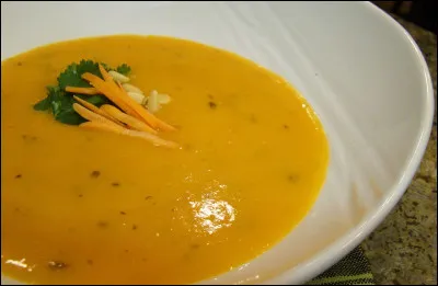 À quelle bataille font références les trois plumes d'autruche que l'on voit sur le maillot des joueurs de rugby du Pays de Galles ?