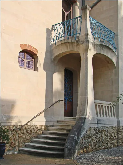 James Dean est mort le 30 septembre 1955 d'un accident de voiture. Il conduisait...