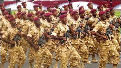 Quelle est la situation militaire du Qatar ?