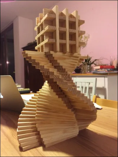 Aimes-tu faire des constructions qui risquent fortement de tomber ?