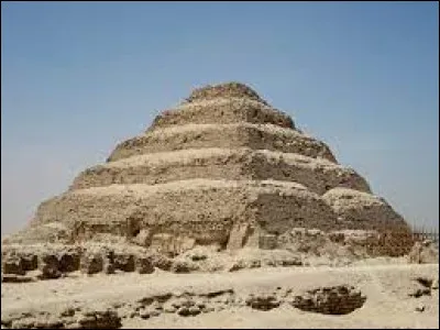 Quel est ce type de pyramide ?