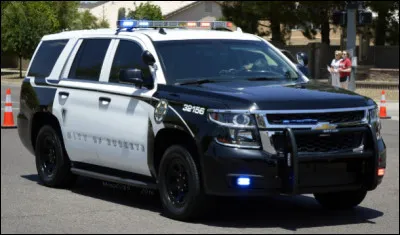 Quel est ce véhicule noir et blanc fréquent aux États-Unis ?