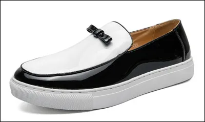Quelle est cette chaussure basse en noir et blanc ?