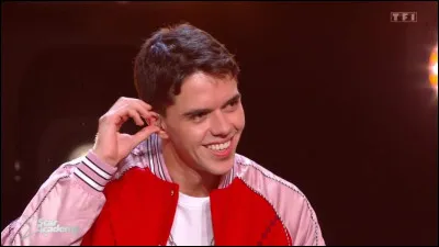 Cenzo adore chanter de la pop.