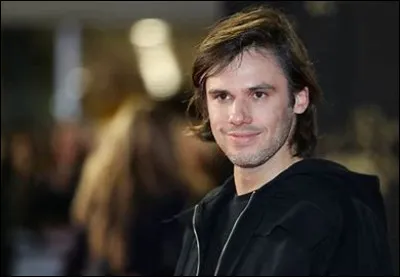 Quelle est cette chanson ?
"J'crois qu'suis perdu j'crois qu' j'avance dans l'mauvais sens, bientôt 26 ans, en pleine crise d'adolescence !"