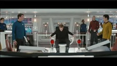 Quel capitaine participa grandement  sa cration ?