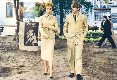 Dans ce film de Blake Edwards, avec pour acteurs principaux Tony Curtis et Janet Leigh, un soldat américain a gagné une permission de trois semaines qu'il passera à Paris : c'est ...