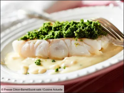 Quel poisson cuisiné au beurre blanc s'inscrit dans le menu gastronomique nantais ?