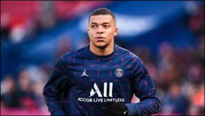 Dans quel club de football joue Kylian Mbappé ? (2022)
