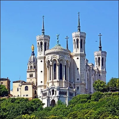 Laquelle de ces basiliques se trouve &agrave; Lyon ?