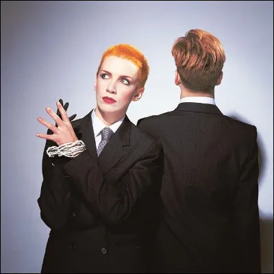 Quelle chanson a &eacute;t&eacute; le premier tube du groupe Eurythmics ?