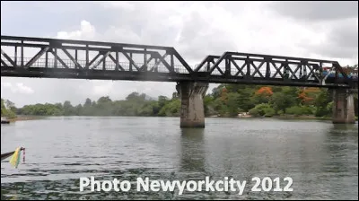 Quelle est cette rivière de Thaïlande en k, célèbre par son pont ferroviaire de la mort, construit pour les japonais par des prisonniers de guerre maltraités ?