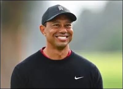 Dans quel sport s'est illustré Tiger Woods ?