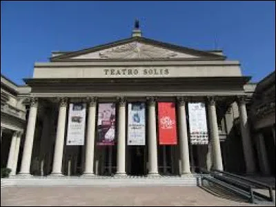 Où peut-on observer le théâtre appelé "Solis Theater ?"